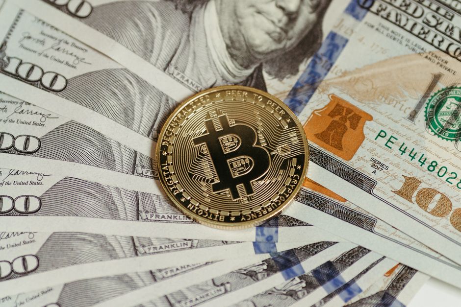 Iran Strikes Kuwait as Gulf Crisis Triggers $1B Bitcoin Liquidations