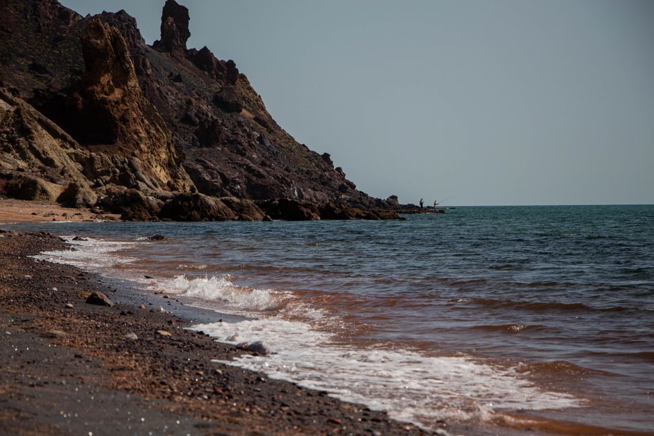 US-Iran Deal Reopens Strait of Hormuz, Reduces Fed Rate Hike Pressure