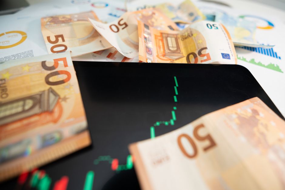 ECB Raises Rates to 2.25%: What It Means for Crypto and Oil Markets